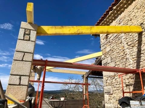 entreprise spécialisée en charpente et couverture à Aubenas en Ardèche